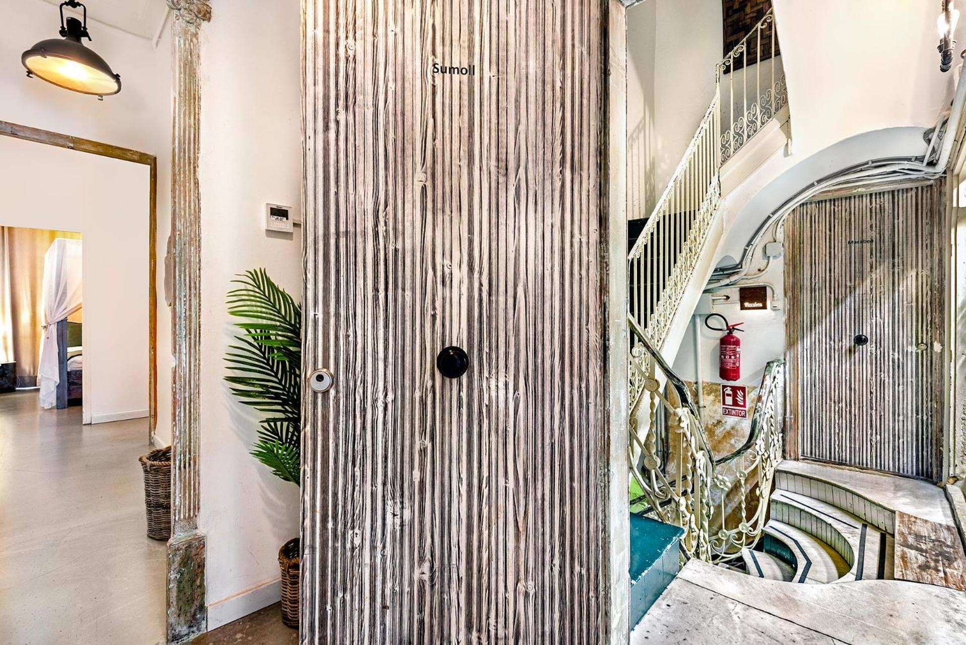La Guarida Suites Барселона Екстериор снимка